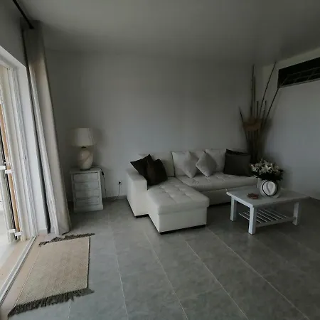 Nice Rose Flat Near Sao Rafael Beach *