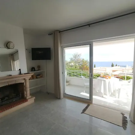 Nice Rose Flat Near Sao Rafael Beach